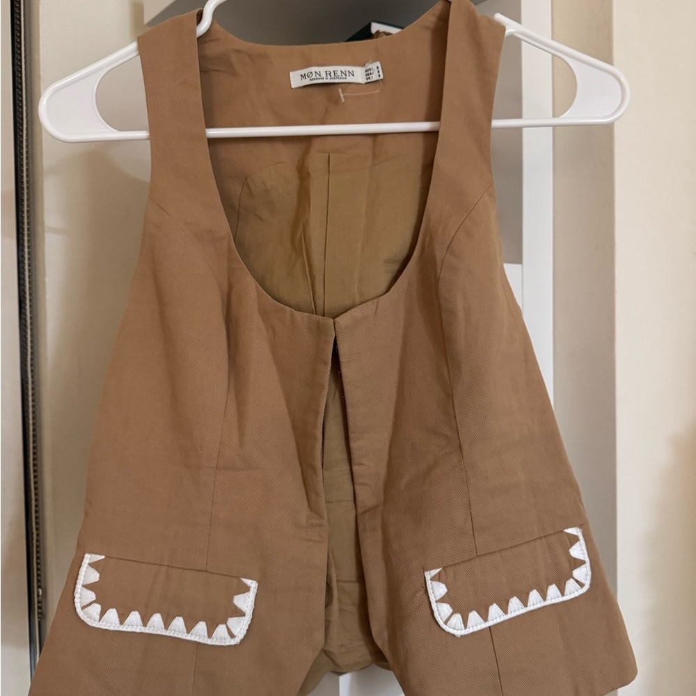MON RENN Vest - BRAN NEW WITHOUT TAG